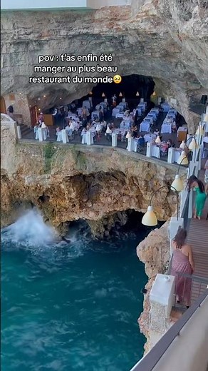 Le plus beau restaurant du monde dans une grotte en Italie 😳 #grottapalazzese #polignanoamare