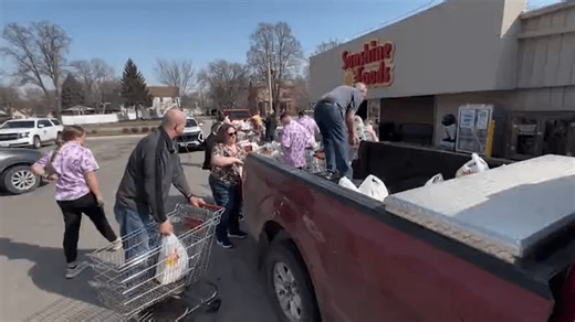 Grocery Grab Food Pantry raises food for local food pantry