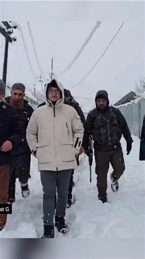 DC #Minga_Sherpa reviews snow clearance, power restoration and health services. | Btv Kashmir