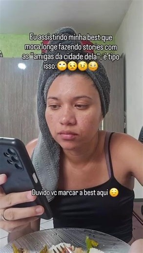 Eu tentando não surtar vendo isso 😐📱