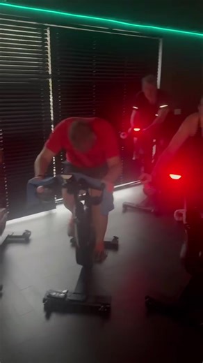 🔥 Nic’s spin class was on FIRE today — literally! So many of the bikes were lit up red, meaning the team were pushing into the red zone and giving it everything they’ve got ❤️‍🔥🚴‍♀️ Our new bikes show your training zones in real time, helping you understand your effort level: 🟢 Green Zone – steady pace, building endurance 🟡 Yellow Zone – pushing harder, increasing cardio fitness 🔴 Red Zone – maximum effort, boosting power, speed & mental toughness Training in the red zone helps improve: ✨ 