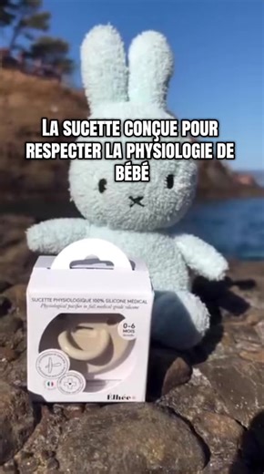 Toutes les sucettes ne respectent pas la physiologie naturelle du nourrisson. La sucette Elhée a été pensée pour s’en rapprocher au maximum : — silicone médical ultra souple — absence de matériaux rigides en bouche — forme adaptée au réflexe de succion — respect du développement oro-facial Une conception qui s’inscrit dans une approche plus respectueuse des besoins naturels du bébé. 💬 Une alternative intéressante pour les parents soucieux de la qualité et de la physiologie. #bébé #maman #parent