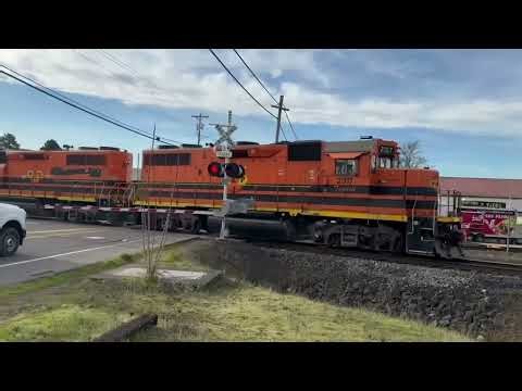 Freight Train 🚂 crossing 1st Street (Double Crossings)