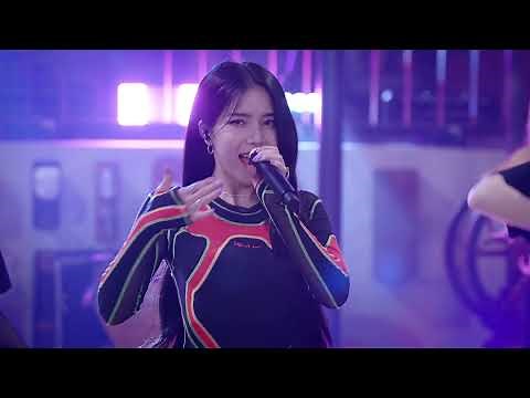 MAMAMOO Perform Décalcomanie