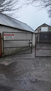 Flexible commercial unit in secure gated location — Ebbw Vale! 🏢 Vehicular workshop with automotive pit 🔧 Tall access doors & mezzanine storage 📦 Separate pedestrian entrance 🚪 Spacious yard with parking, shipping container & outbuilding 🅿️ Ideal for automotive, trade, or storage-based businesses — book a FREE valuation today 👉 https://street.co.uk/beta/platform/book-online/eab37a5c-9854-4e41-84be-723ab3dcbae5/valuation #FlyingKeys #CommercialProperty #Workshop #TradeUse #Storage | Flying