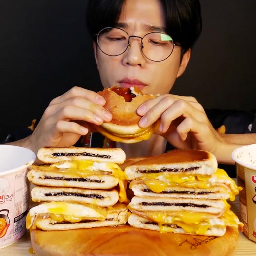 호떡 버거ㅠㅠ♡ KOREAN PANCAKE♡