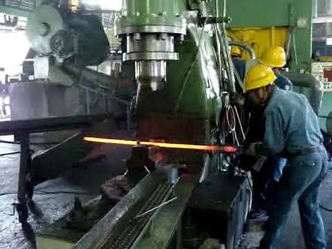 フリー鍛造による鍛伸加工