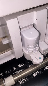 Vinyl letters keep on lifting as they are cut… What am i doing wrong? Description in comments