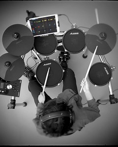 Drum lessons never looked like this 🥁 Modern music. New techniques. Real progress. Ready to play? Play your drums to your kind of music. Learn the styles you love and new tricks from today's drummers. Melodics supercharges your practice, helping you find your rhythm and play yourself into the drummer you want to be. We break it down, keep it simple, and dial up the fun. You'll pick it up within minutes, not hours or weeks. Ready? Let's play. Lesson: White Tail Falls by Melodics | Melodics