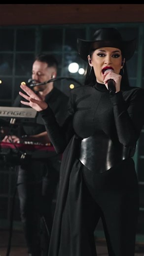 Mihajlo Lukić on Instagram: "Barbara Bobak x Superstvar - SKOTINA - STVARNO LIVE SESSION 🎥 @ladar.worx"