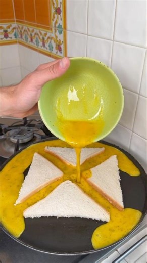 How to make EASY BREAKFAST SANDWICH