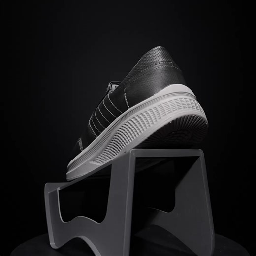 Stay comfortable all day! Glide Step Leather Skechers – premium leather, cushioned EVA sole, and soft lining Perfect for daily wear👟 Step into comfort now | MODEX