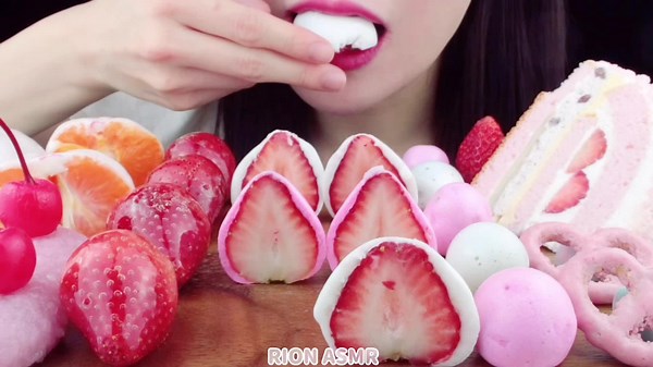 お久しぶりでございます！ みんな元気でしたか？！🥹🥹🥹 #いちご#strawberry #食べる音フェチ#ASMR#咀嚼音#音フェチ #asmrsounds#foodasmr#mukbang #eating#realsounds#rionasmr