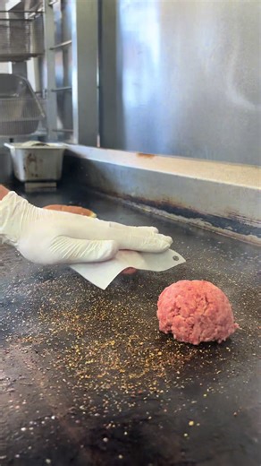 How to Make the Rojo Gringo Burger at Home