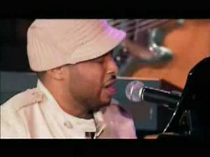 Smokie Norful - God Is Able (Live)