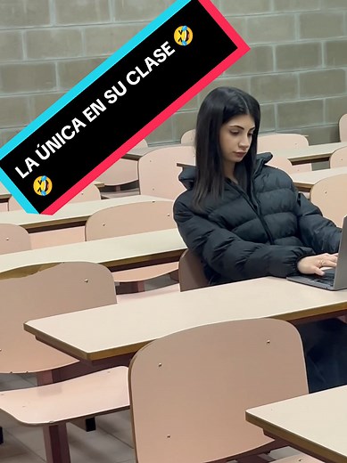 Estudiante Usa IA Para Obtener Respuestas Rápidas