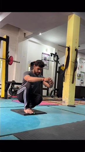 One Leg Stunt Sitting Balance Challenge 💥 | kunvarfitness vs Vidyut Jamal 🔥 #Shorts