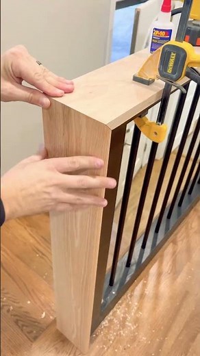 An easy banister update for your staircase #stairs #diy #home #staircase #homeimprovement #railing