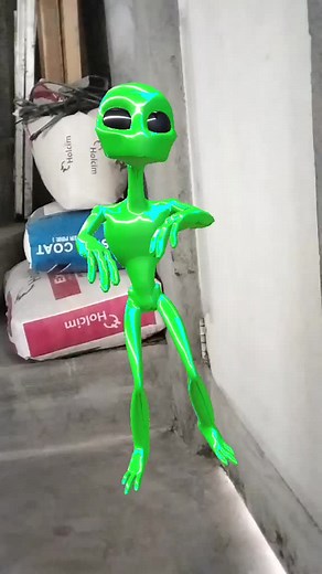 Alien Macarena Dance Challenge