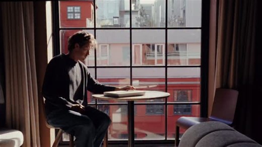 Copenhagen in the fall was something else. I was there working on a city guide project with Audo House earlier this month. Capturing Copenhagen in the fall. Leica was kind enough to lend me the M11-P, and I honestly couldn’t stop nerding out over it paired with the 35mm Summilux, it’s easily one of the most enjoyable setups I’ve ever shot with. Walking the city with that combo in hand, surrounded by good design and that fall atmosphere, was such a vibe. #LeicaM11P #LeicaCamera #Summilux35 #AudoH