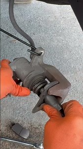 2011-2016 Hyundai Elantra Rear Brake Pads and Rotors Replacement ‪@ElmoMotorWorks‬