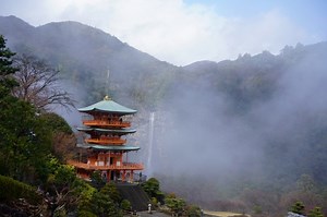 【熊野那智大社】お守り・ご利益・ご祭神！467段の階段を上って青岸渡寺・那智の滝！おすすめカフェ