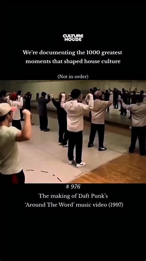 The process of turning beats into motion 🎥 Daft Punk’s “Around the World” music video, directed by Michel Gondry, is a masterclass in visual rhythm. Robots, mummies, skeletons, and other dancers each represent a different sound in the track, moving in perfect sync on a rotating stage. 🎵🤖 The concept is all about translating music into movement, no flashy effects, just pure choreography and pattern. A hypnotic loop that turns a repetitive beat into something mesmerizing and unforgettable. via 