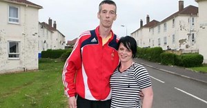 The Scheme's Dayna calls for reunion with Marvin and offers to buy him dinner