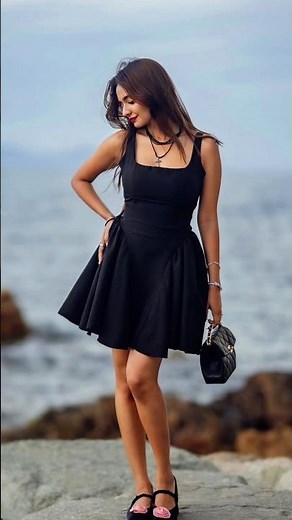 Anushka Sen's Stunning Fashion Reel 🌟 | Elegant Blue Dress & Scenic Vibes #anushkasen #fashion