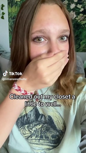 In case you haven’t noticed im weird, im a wierdo, i dont fit in, and i dont want to fit in. Ever see me without this stupid hat on? Thats weird! #riverdale #colesprouse #jugheadjones #fypage #fypシ #fyp #trending