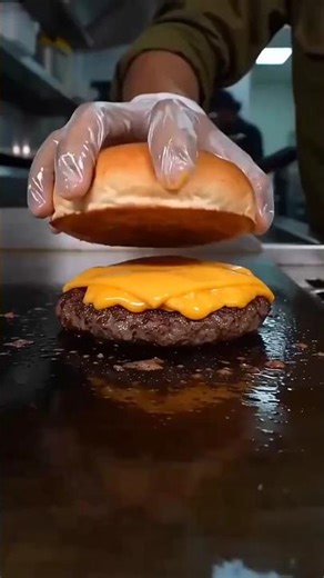 🍔 Cheese Explosion Burger 💥 You Won’t Believe This! #cheeselover #shorts #reels