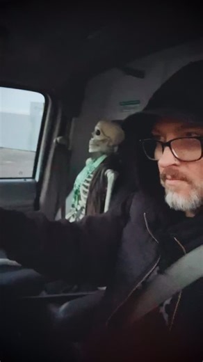 In transit — driving the moving truck and closing out 11 years in the same house. Bittersweet. Onwards and upwards 🚀 #moving #travel #driving #movingday #passenger | Billy Ludwig