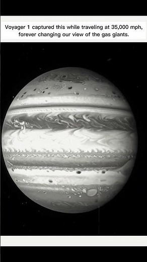 NASA Filmed Jupiter Moving Like This… It Feels Alive, Voyager 1 flyby in 1979 😳