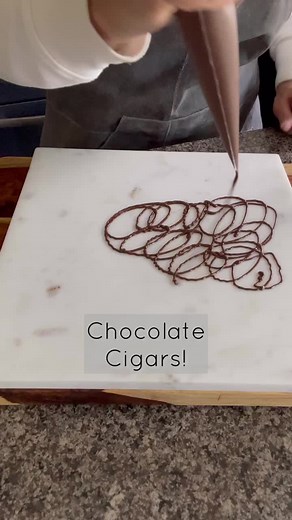 How to make chocolate cigars to decorate your desserts! #chocolatecigars #chocolatedecoration #chocolatelovers
