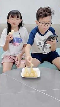 How to handle a husband addicted to his phone | Thầy Giáo Tí Hon