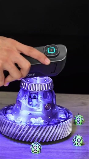 這種零件真的很煩!!!外面好好的...裡面一堆孔。Sermoon X1 出動! 7條雷射光掃外面，單線慢慢補裡面！補一補整個就出來了丟進PolyWorks測量尺寸，報告就好了！