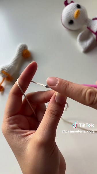 Szydełkowanie dla początkujących: Pętelka i oczka łańcuszka