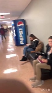 Freeballing Bulge in public pt.2