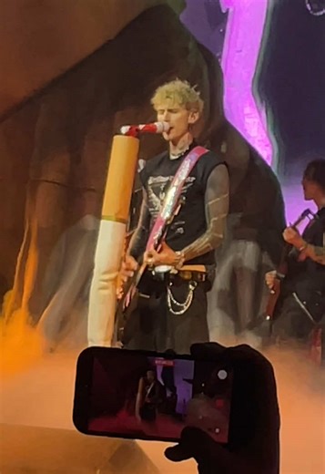 MGK Glasgow 2026 🏴󠁧󠁢󠁳󠁣󠁴󠁿 #glasgow #mgk #floor13 #est4life19xx #machinegunkelly @mgk @Sophie Lloyd @juliawolfnyc