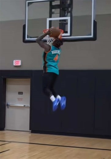 Recreating NBA Dunk Contest Dunks At 5’6” PT 4#tonycrosbyy #crosbykicks