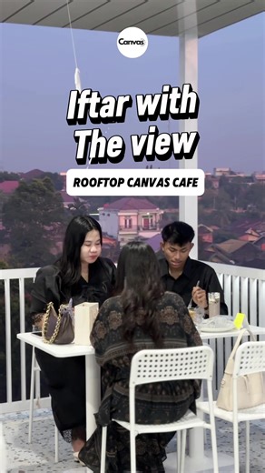 Kapan lagi bisa bukber dengan best view dari sunset sore yang bikin suasana makin romantis & cozy💞 Yakin nih ga mau ngajak temen” kamu untuk nyobain bukber with the view di rooftop nya Canvas? 🤭 Let’s Reserve your table and experience Ramadan with us. #fypシ゚ #ramadhan #cafejambi