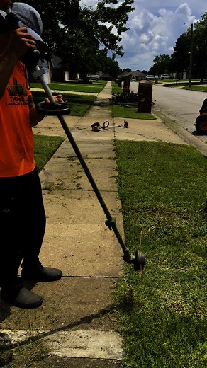 6.2K views · 769 reactions | I like edging way better Thumbs Up Lawn Care and Services #lawntok #thumbsup #Mow #satisfying #business #viral #lawncare #landscape #lawn | Tison Mestas | Facebook