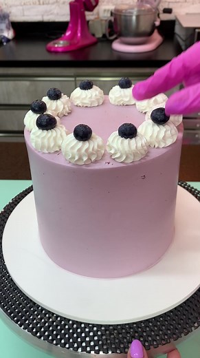 Decorating a Cake: Tips for Beautiful Designs