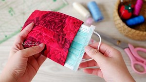 Materials used in this craft project ideas: • Cotton fabric material: https://amzn.to/2ETFqQm • Ironing board for sewing: https://amzn.to/3l4EkRl • Sewing machine for beginners: https://amzn.to/3jplio5 • Sewing kit for beginners: https://amzn.to/30sdSJy • 90/14 sewing machine needle: https://amzn.to/36yYFdg • Scissors for fabric cutting: https://amzn.to/3ndXCpi • Thread cutter scissors: https://amzn.to/2GyxOTH #clothmask #cottonfabricmask #cottonmask #cottonmasks #covermask #fabricmask #fabricma