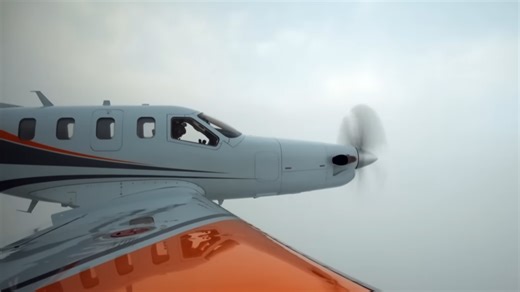 Watch a plane lose heat at 31,000 feet in brutal cold