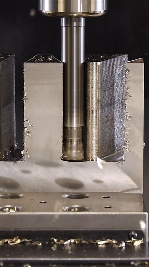 High-Feed Machining 304 Stainless Steel with Tungaloy's MillQuadFeed and a 15 mm overhang! 💪 Cutting Parameters: Vc = 656 sfm (200 m/min), fz = 0.039 ipr (1.0 mm/rev), Vf = 300 ipm (7639 mm/min), ap = 0.020" (0.5 mm), ae = 0.984" (25 mm), CDX = 3.937" (100 mm) #cnc #machine #machining #tools #cncmachining #tungaloy | Tungaloy-NTK America, Inc.