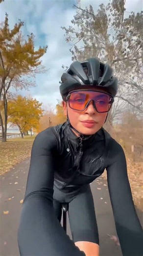 So far, fall was warmer than spring, so here’s me going back to fall. #cyclist