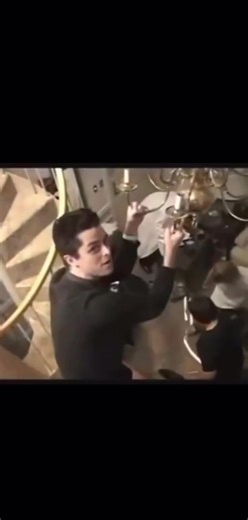 Y’know Billie could somebody… Fun fact: This is where Sia got her song inspiration from for her song “Chandelier” #billiejoearmstrong #greenday #greendaytok #viral #fyp