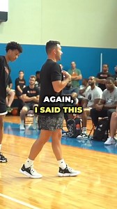 Shooting footwork is EVERYTHING 🔑🍎 1-2 vs. Foot Replacement? It’s all about pass timing. 📝 Coaches 🗣️: Teach through feel, not overthinking. The less they think, the more they flow. Master the rhythm, dominate the game. 🏀🔥 #HoopStudy #BasketballTraining #BallIsLife | DJ Sackmann Basketball