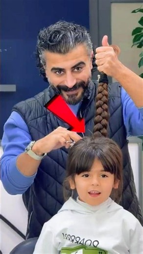 The Hairdresser Cut This Girl's Entire Head of Hair😳